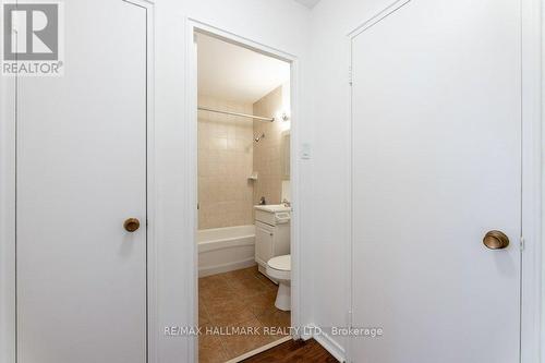 53 Neptune Drive, Toronto (Englemount-Lawrence), ON - Indoor Photo Showing Bathroom