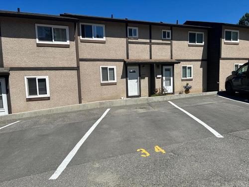 34-1605 Summit Drive, Kamloops, BC - Outdoor