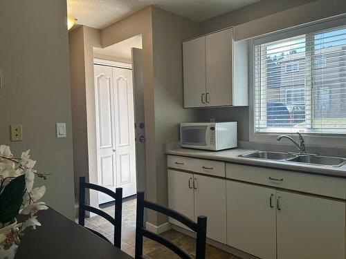 34-1605 Summit Drive, Kamloops, BC - Indoor Photo Showing Kitchen With Double Sink