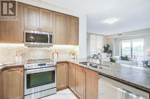 505 - 9245 Jane Street, Vaughan (Maple), ON - Indoor Photo Showing Kitchen With Double Sink With Upgraded Kitchen