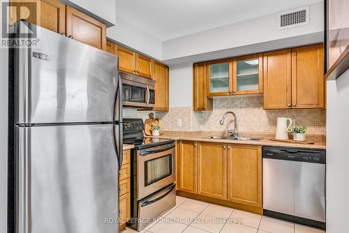 1505 - 225 Sherway Gardens, Toronto (Islington-City Centre West), ON - Indoor Photo Showing Kitchen With Double Sink