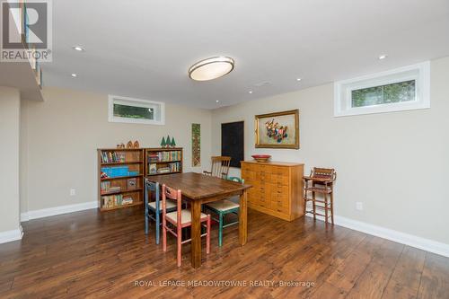 2057 Snow Crescent, Mississauga, ON - Indoor Photo Showing Dining Room