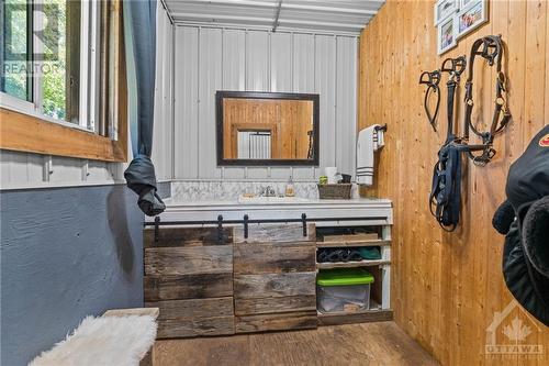 10195 Mcintyre Road, Mountain, ON - Indoor Photo Showing Other Room