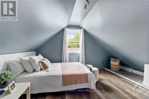 10195 Mcintyre Road, North Dundas, ON - Indoor Photo Showing Bedroom