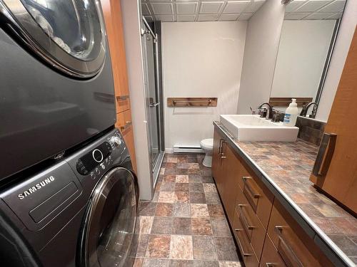 Salle de bains - 70Z Route 111 O., La Sarre, QC - Indoor Photo Showing Laundry Room