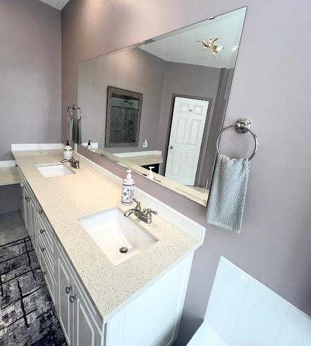 2454 Coalmont Road, Princeton, BC - Indoor Photo Showing Bathroom