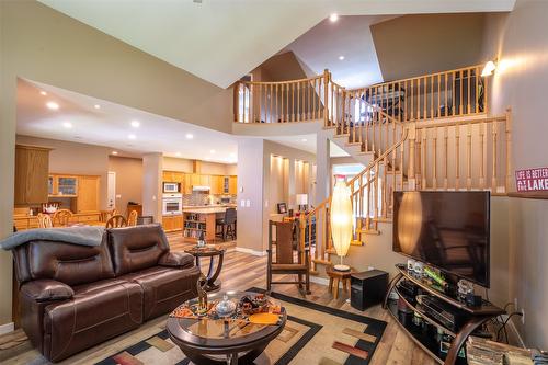 2454 Coalmont Road, Princeton, BC - Indoor Photo Showing Living Room