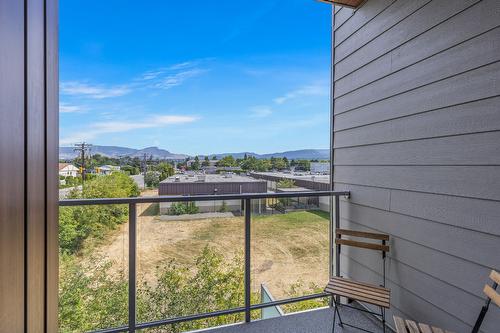 307-1083 Klo Road, Kelowna, BC - Outdoor With Exterior