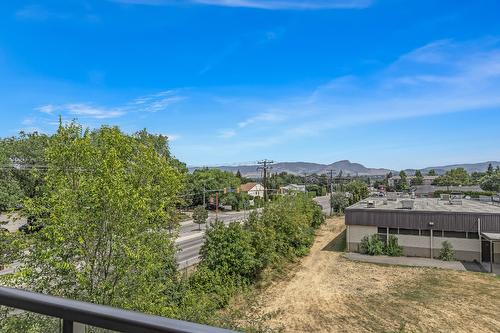 307-1083 Klo Road, Kelowna, BC - Outdoor With View