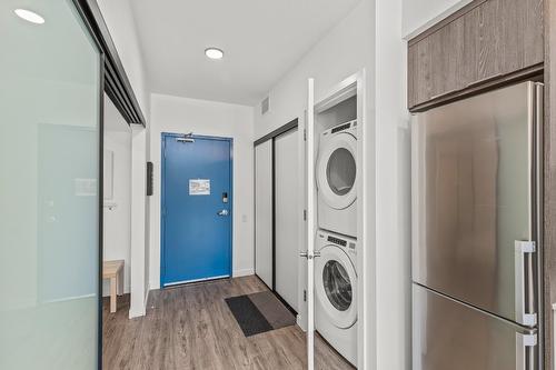 307-1083 Klo Road, Kelowna, BC - Indoor Photo Showing Laundry Room