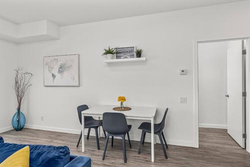 307-1083 Klo Road, Kelowna, BC - Indoor Photo Showing Dining Room