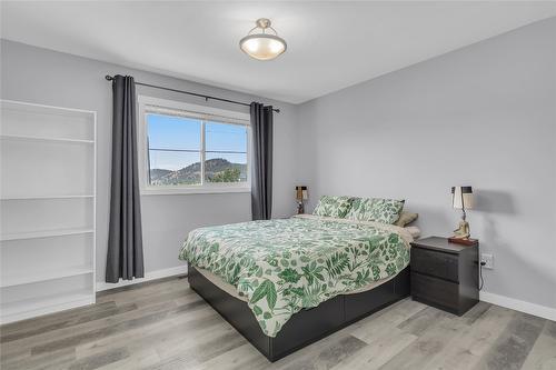 2322 Scenic Road, Kelowna, BC - Indoor Photo Showing Bedroom