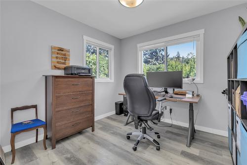 2322 Scenic Road, Kelowna, BC - Indoor Photo Showing Office