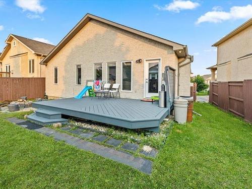 19 Gardenton Ave, Winnipeg, MB 