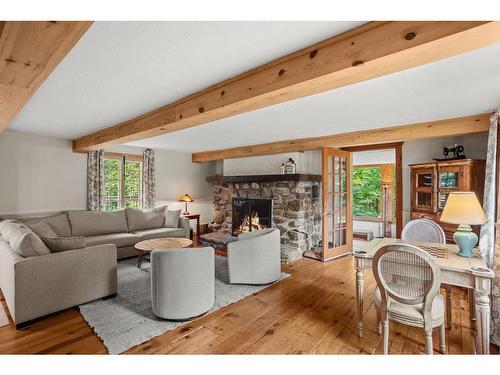 Salon - 121 Rue Dicaire, Mont-Tremblant, QC - Indoor Photo Showing Living Room With Fireplace