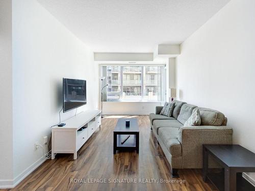 605-55 East Liberty St, Toronto, ON - Indoor Photo Showing Living Room