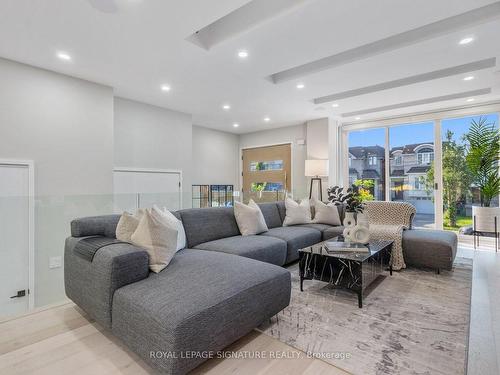 75 Holborne Ave, Toronto, ON - Indoor Photo Showing Living Room