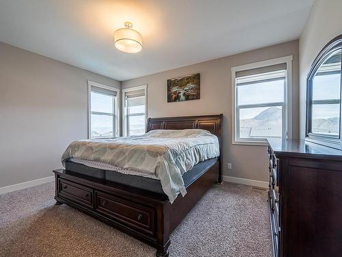 1535 Emerald Drive, Kamloops, BC - Indoor Photo Showing Bedroom