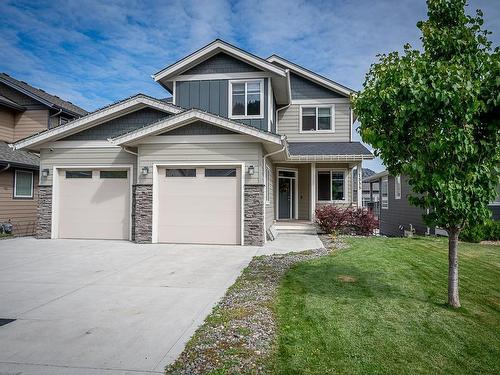 1535 Emerald Drive, Kamloops, BC - Outdoor With Facade