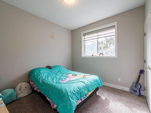 1535 Emerald Drive, Kamloops, BC - Indoor Photo Showing Bedroom