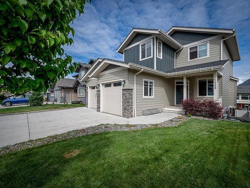 1535 Emerald Drive, Kamloops, BC - Outdoor With Facade