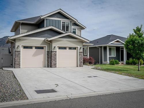 1535 Emerald Drive, Kamloops, BC - Outdoor With Facade