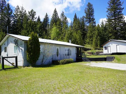 1721 Chasm Road, Clinton, BC - Outdoor