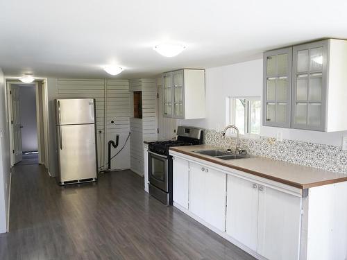 1721 Chasm Road, Clinton, BC - Indoor Photo Showing Kitchen With Double Sink