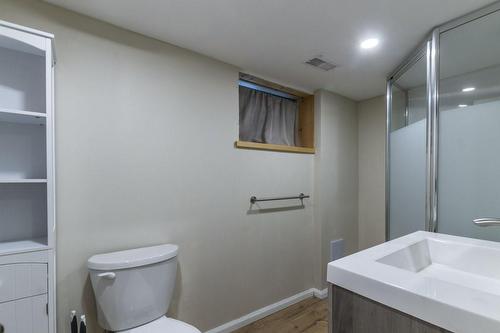 136 East 21St Street, Hamilton, ON - Indoor Photo Showing Bathroom