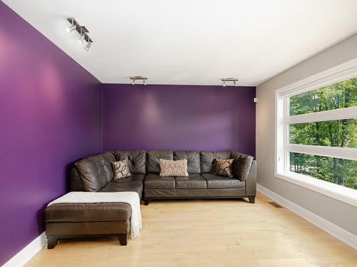 Den - 424 Rue Marc-André, Saint-Colomban, QC - Indoor Photo Showing Living Room