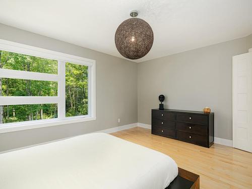 Master bedroom - 424 Rue Marc-André, Saint-Colomban, QC - Indoor Photo Showing Bedroom