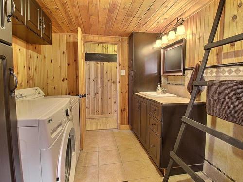 Bathroom - 919 Ch. Du Lac-Des-Quinze, Moffet, QC - Indoor Photo Showing Laundry Room