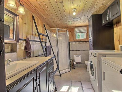 Bathroom - 919 Ch. Du Lac-Des-Quinze, Moffet, QC - Indoor Photo Showing Laundry Room