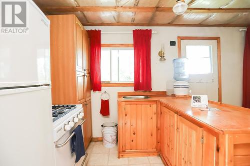 Devil'S Lake, Whitman Township, ON - Indoor Photo Showing Kitchen