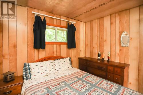 Devil'S Lake, Whitman Township, ON - Indoor Photo Showing Bedroom