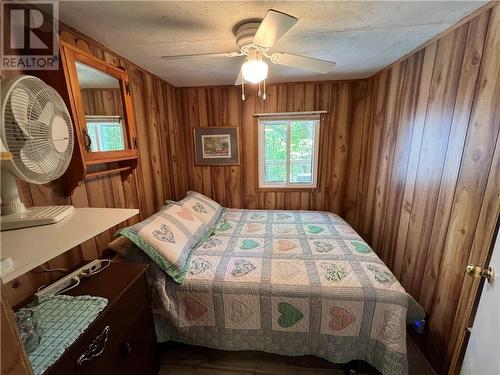 959 Narrows Lane, Leeds And The Thousand Islands, ON - Indoor Photo Showing Bedroom