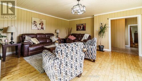 2475 Jermyn Line, Peterborough (Otonabee), ON - Indoor Photo Showing Living Room