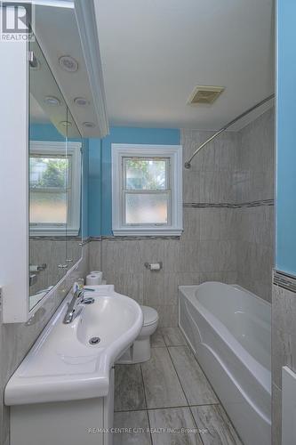 76 Meadowlily Road N, London, ON - Indoor Photo Showing Bathroom