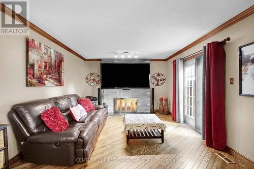 35 Monte Vista Crescent, London, ON - Indoor Photo Showing Living Room With Fireplace