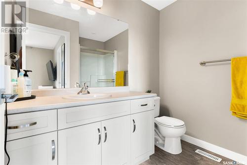 4073 Delhaye Way, Regina, SK - Indoor Photo Showing Bathroom