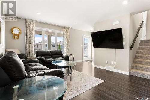 4073 Delhaye Way, Regina, SK - Indoor Photo Showing Living Room