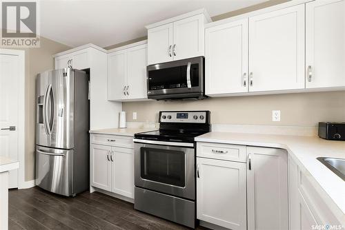 4073 Delhaye Way, Regina, SK - Indoor Photo Showing Kitchen With Stainless Steel Kitchen