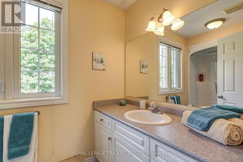 31 Symphony Court, St. Thomas, ON - Indoor Photo Showing Bathroom