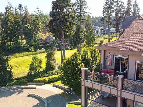 401-1335 Bear Mountain Pkwy, Langford, BC - Outdoor