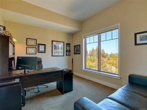 401-1335 Bear Mountain Pkwy, Langford, BC - Indoor Photo Showing Office