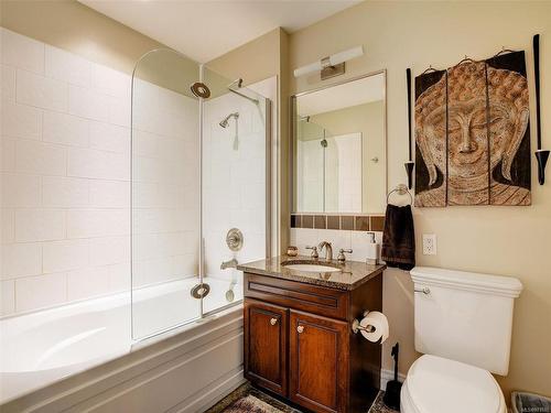 401-1335 Bear Mountain Pkwy, Langford, BC - Indoor Photo Showing Bathroom