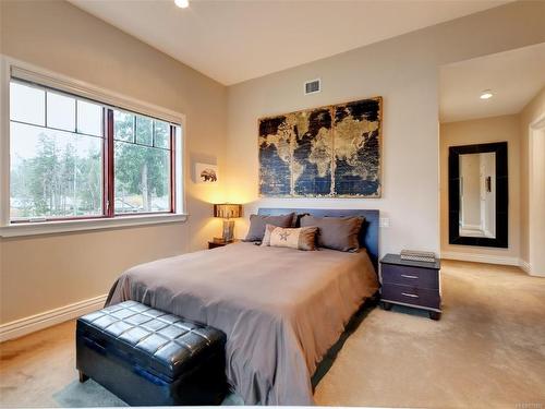 401-1335 Bear Mountain Pkwy, Langford, BC - Indoor Photo Showing Bedroom