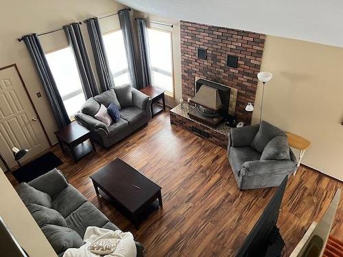 1060 Cornwall Avenue N, Fort Frances, ON - Indoor Photo Showing Living Room With Fireplace