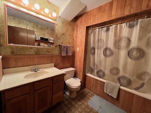 1060 Cornwall Avenue N, Fort Frances, ON - Indoor Photo Showing Bathroom