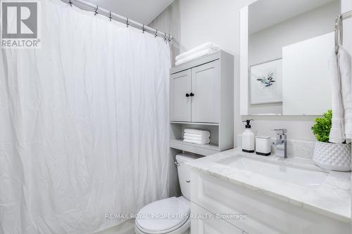 105 - 39 Kimbercroft Court, Toronto (Agincourt South-Malvern West), ON - Indoor Photo Showing Bathroom